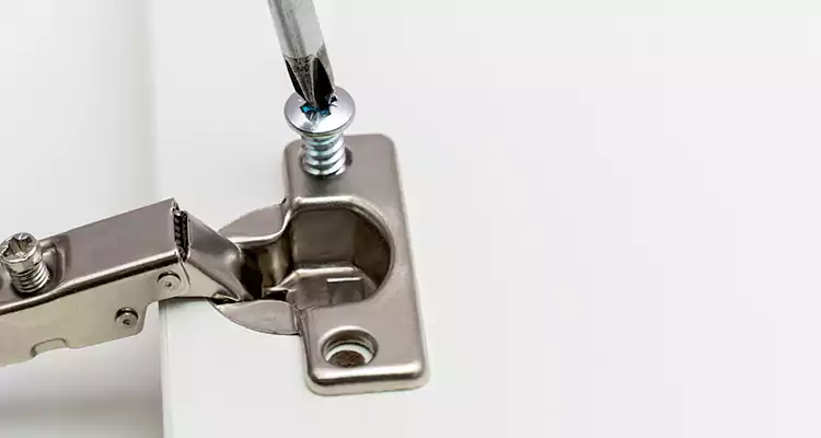 Screen Door Hinge Repair in Haines City, FL