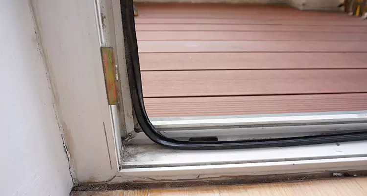 Why Choose Us for Leaking Sliding Glass Door Repair in Haines City, FL?