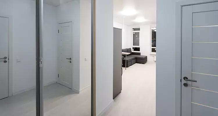 Modern Mirrored Closet Doors Repair in Haines City, FL